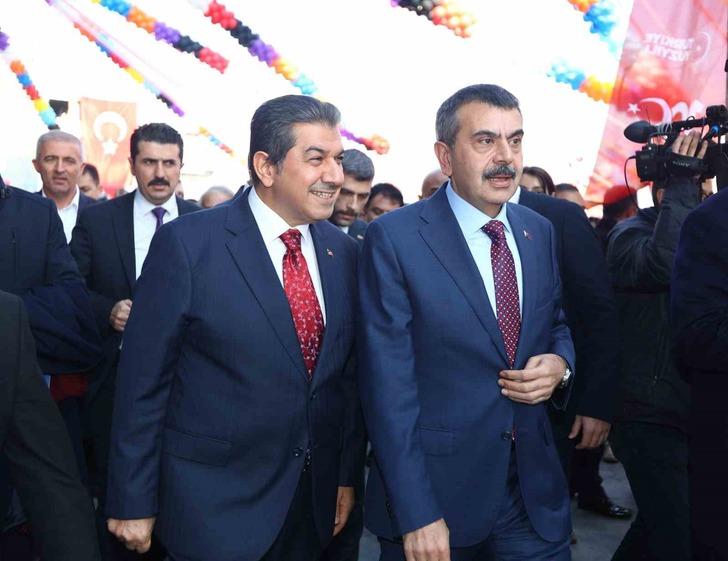 Milli Eğitim Bakanı tam söyleyecekken durdu: AK Partili o isme 'büyükşehir belediye başkanımız' diye seslenecekti G2