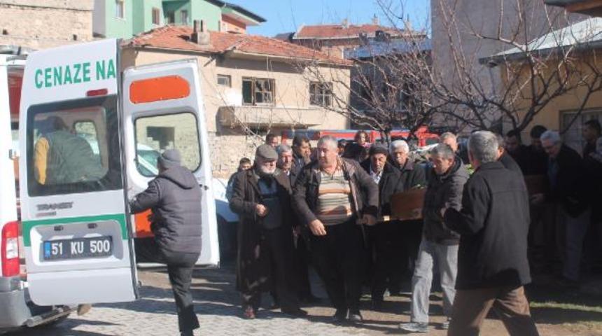 Baba ile kızı sobadan zehirlendi