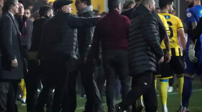 İstanbulspor Trabzonspor maçı iptal mi, ertelendi mi? İstanbulspor Trabzonspor maçı neden bitti?