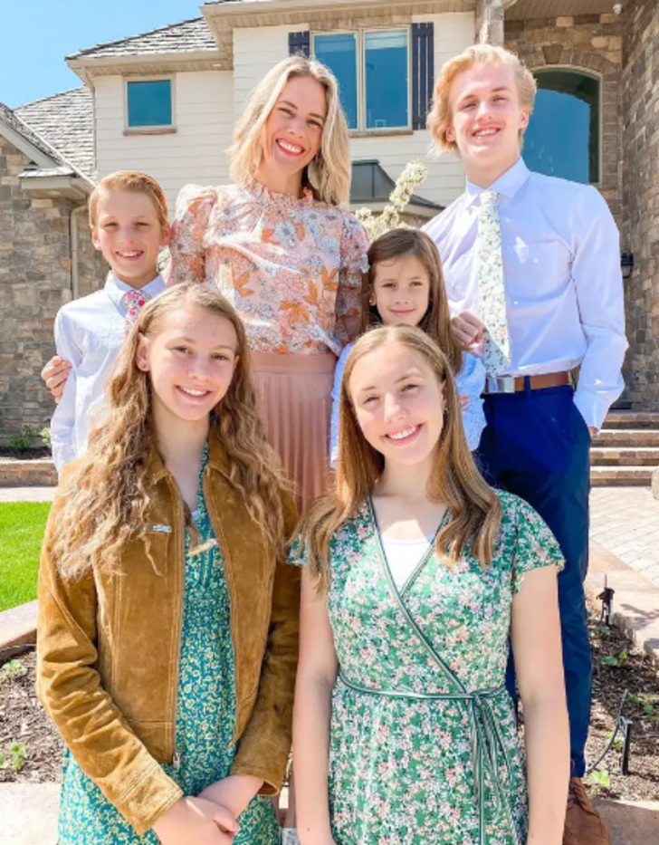 YouTuber Ruby Franke çocuklarına işkence yaptığını itiraf etti! Kelepçeleyerek bağladı ve günlerce aç bıraktı... 'Cinler tarafından ele geçirilmişti' G2