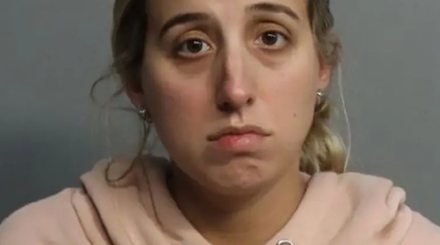 Öğretmen ve 14 yaşındaki öğrencisinin ilişkisi ifşa edildi! Cinsel içerikli mesajlaşmaları ortaya çıktı... Babası oğlunun telefonunda çıplak fotoğrafları buldu