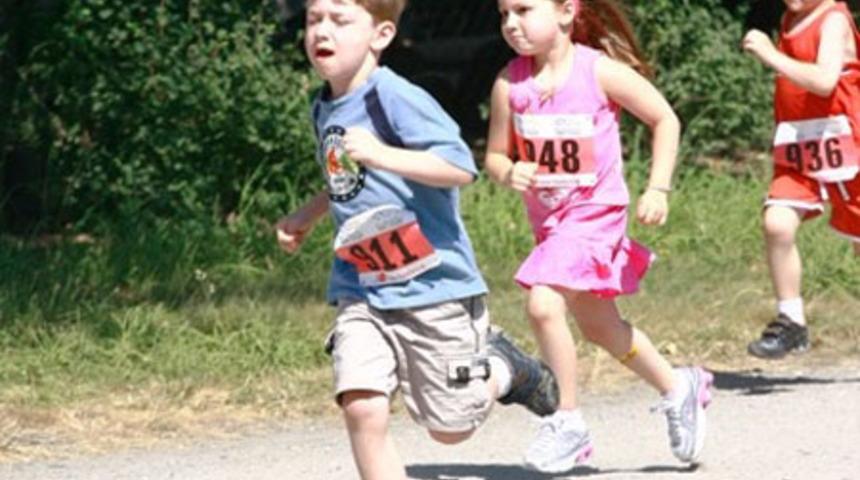 Zamane &Ccedil;ocukları 1,5 Dakika Geriden Geliyor