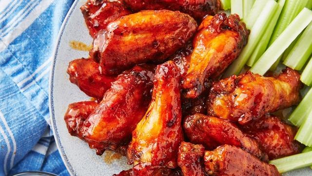 MASTERCHEF BUFFALO WINGS TARİFİ: Buffalo wings nasıl yapılır, malzemeleri nelerdir? Tavuk kanadın en güzel hali!
