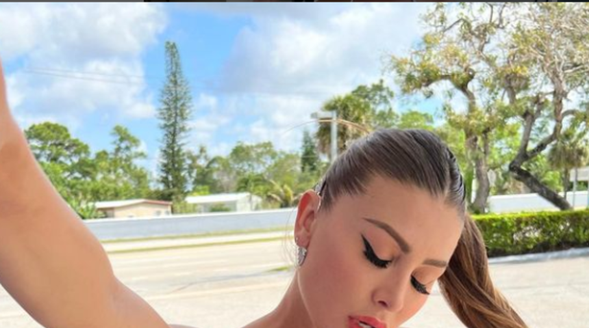 Sosyal medya fenomeni Francia James taksiye tamamen çıplak bindi! Taksi şoförü ne olduğunu anlayamadı