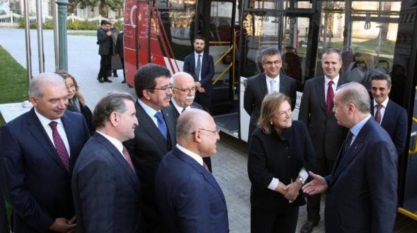 Cumhurbaşkanı Erdoğan elektrikli otobüsle yolculuk etti
