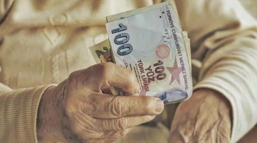 Ödemeler yılbaşından önce yapılacak! Milyonlarca çalışan emekli için 5 bin TL ikramiyede tarih belli oldu