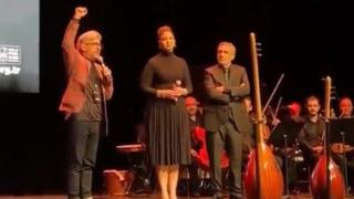 Okan Bayülgen'in Gazze İçin Ben de Oradayım konserindeki konuşması büyük alkış aldı: Yaşasın çocuklar, yaşasın Filistin