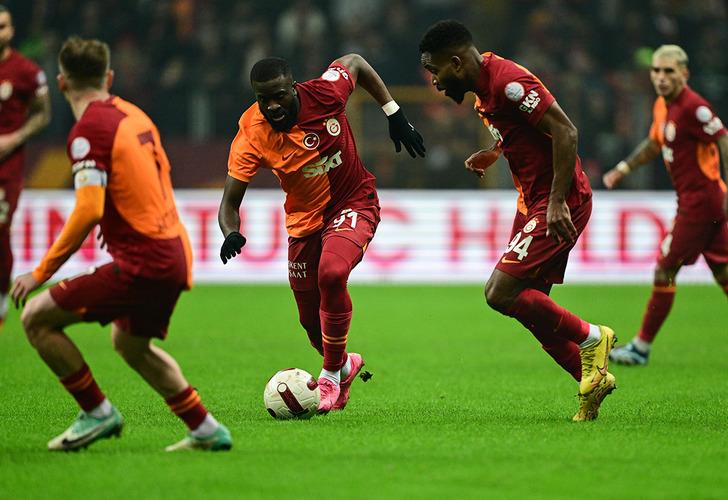 Fenerbahçe taraftarı Fred için Zorbay Küçük'e tepki gösterirken Galatasaray maçındaki o pozisyon sonrası ortalık karıştı! 'Hakem kurtarmış...' G1