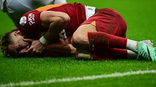 Fenerbahçe taraftarı Fred için Zorbay Küçük'e tepki gösterirken Galatasaray maçındaki o pozisyon sonrası ortalık karıştı! 'Hakem kurtarmış...'