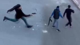 Sokak ortasında çatıştılar! O anlar saniye saniye görüntülendi