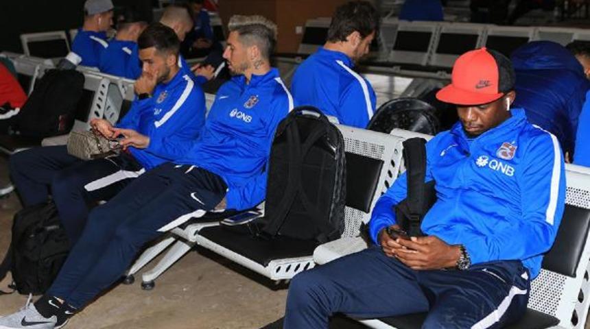 Trabzonspor'un uçağı 2.5 saat rötarlı kalktı