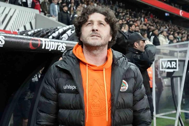 Rıza Çalımbay Alanyaspor mağlubiyeti sonrası oyuncuları suçladı: "Sen nasıl kalecisin, Beşiktaş'a geldiğimde kendime acıdım!" G4