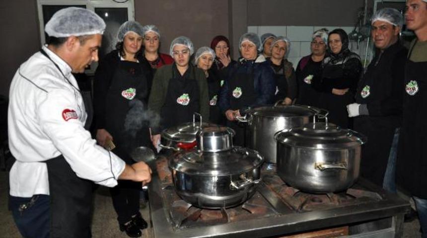 272 saat kurs görüp aşçı oldular