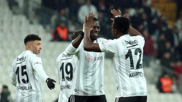 Taraftar Daniel Amartey'in o hatası sonrası fişini çekti! Tribünler ıslıkladı, sosyal medya linçledi Takımdan kovun!