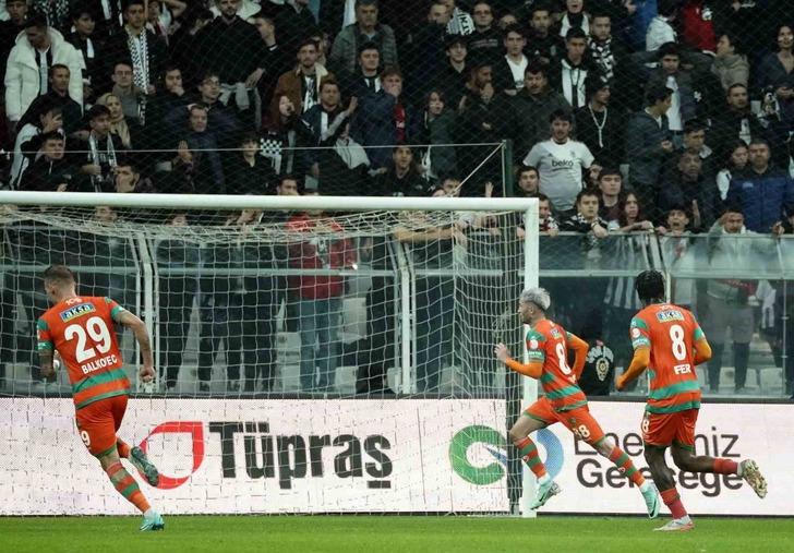 Beşiktaş'ın yenilgisi sonrası spor yazarlarından olay yaratacak sözler! "Bu böyle gitmez, çekilecek kahır değil" G5