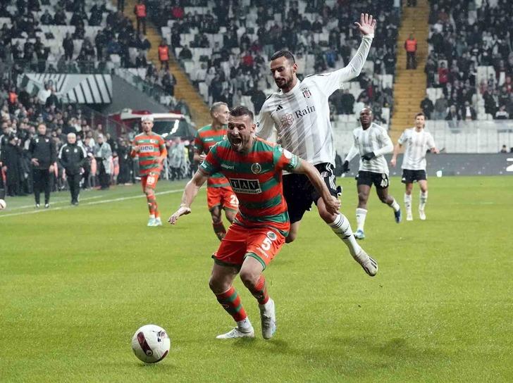 Rıza Çalımbay Alanyaspor mağlubiyeti sonrası oyuncuları suçladı: "Sen nasıl kalecisin, Beşiktaş'a geldiğimde kendime acıdım!" G5