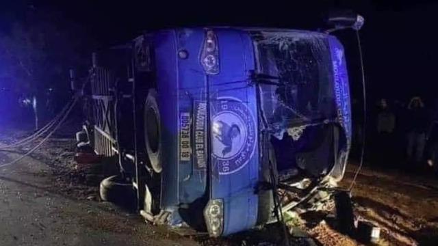 Cezayir'de futbol camiasını yasa boğan trafik kazası! Takım otobüsü devrildi bir futbolcu ve antrenör, yaşamını yitirdi... Ligler ertelendi!