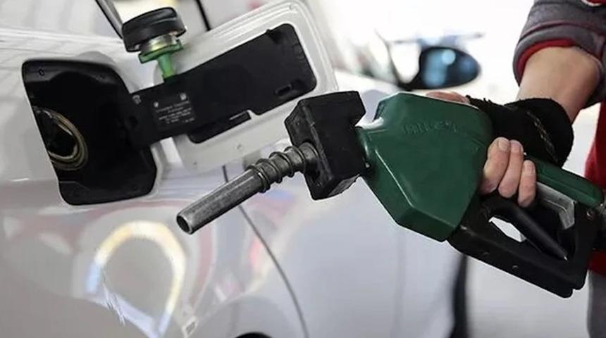 Güncel akaryakıt fiyatları yine değişti! Bu kez motorine (mazot) büyük zam geldi: İndirimler kısa sürdü…