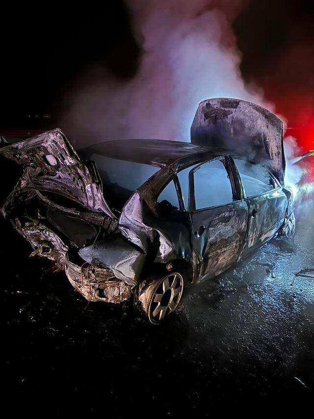 Bursa'da çarpışan iki otomobilden birinin alev aldığı kazada 7 kişi yaralandı