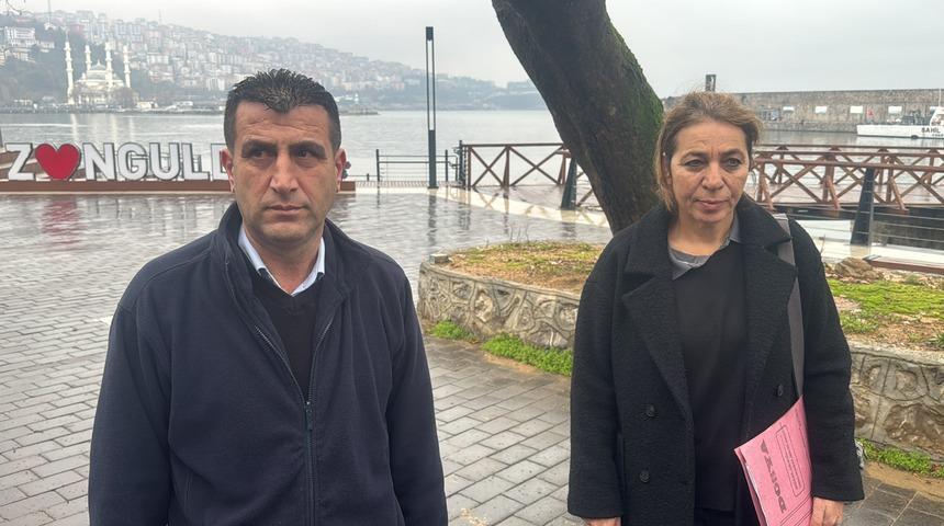 Tokat attığı kadınla gazeteciler önünde özür dileyerek uzlaştı