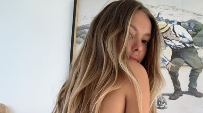 Sosyal medya fenomeni Mathilde Tantot sonunda bunu da yaptı! Sere serpe küvete uzandı... Banyo yaptığı anları paylaştı