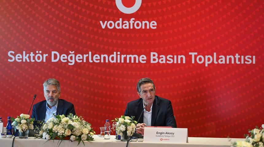 Vodafone CEO'su Engin Aksoy "Bu hızla 2050 yılını bulur" diyerek anlattı: Buraya bir operatör yatırım yapacak zaten denilerek önümüz kesiliyor