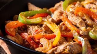 Gelinim Mutfakta tavuklu fajita tarifi! Nefis tavuklu fajita nasıl yapılır? İşte malzemeleri...