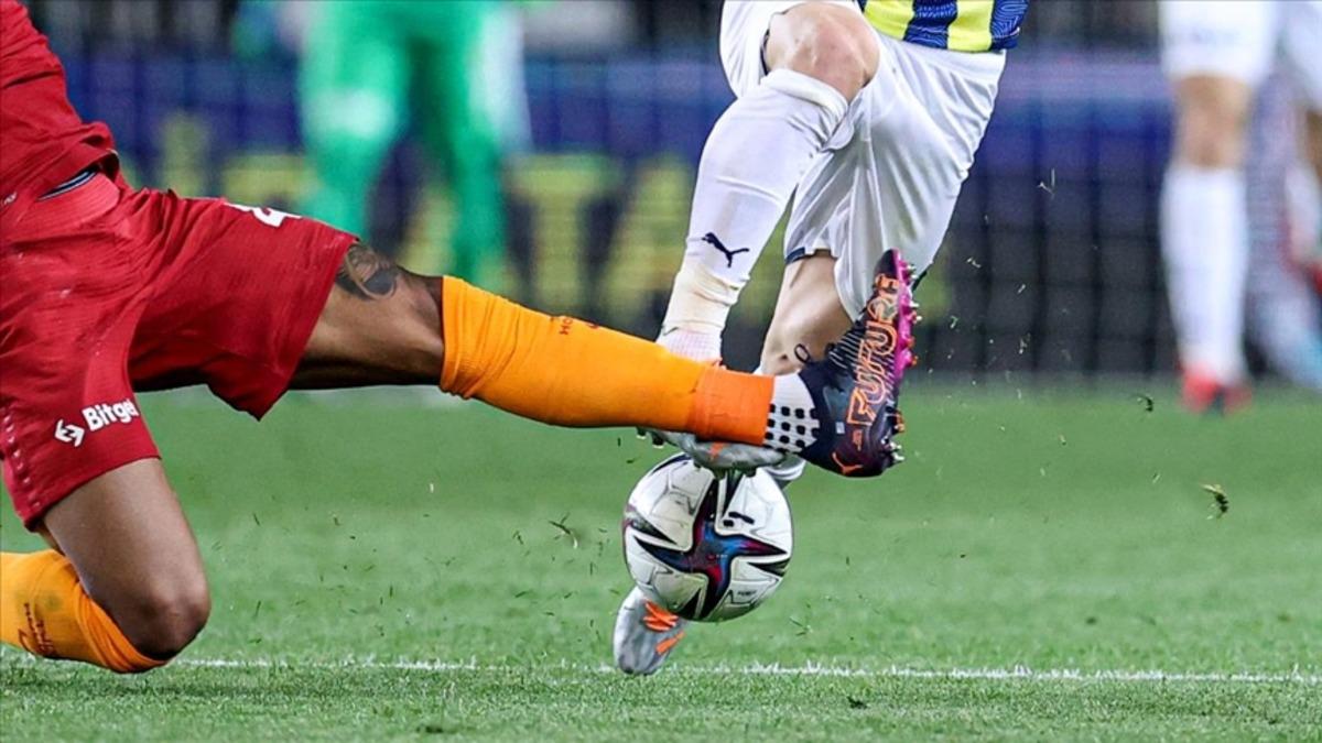 Szymanski geri d&ouml;n&uuml;yor! Galatasaray dan  10 numara  s&uuml;rprizi 3