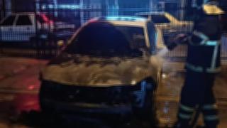 İstanbul'da esrarengiz olay! Araba kundaklandı, içinde görülenler şüpheyi daha da artırdı