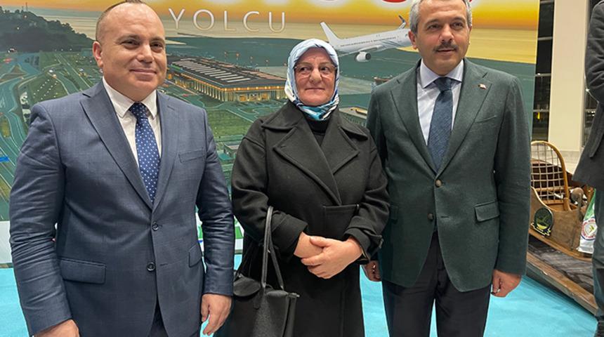 Uçaktan indi! Törenle karşılanınca o da şaşırdı