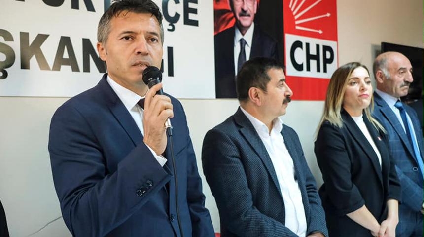 CHP Esenyurt ilçe başkanı DEM Parti'ye yeşil ışık yaktı, sosyal medyada gündem oldu! "DEM'lenmek iyidir..."