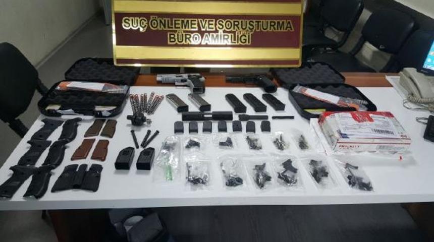 ABD'den gelen kargoda tabanca parçaları ele geçirildi