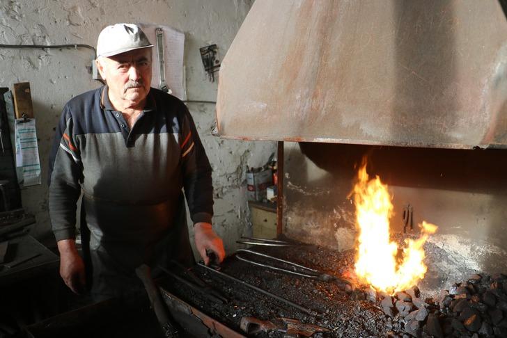 50 yıldır soyadının hakkını veriyor! '10 sene önce bu meslek bitti ama şimdi altın oldu' G5