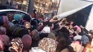 Başkentte bedava bardak izdihamı! Adeta birbirlerini ezdiler