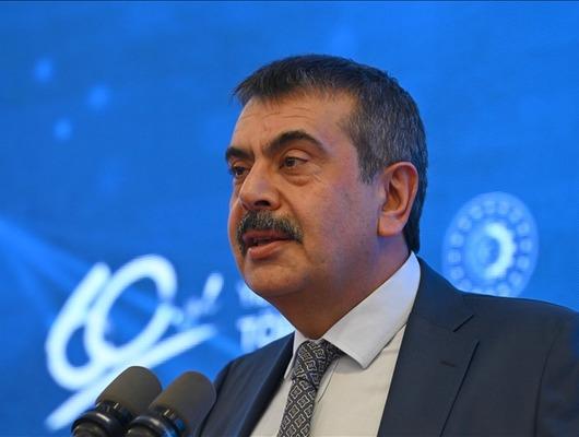 Bakan Tekin duyurdu: Dünyada ilk kez Dijital Dünyada Çocuk Hakları Sözleşmesi hazırlandı