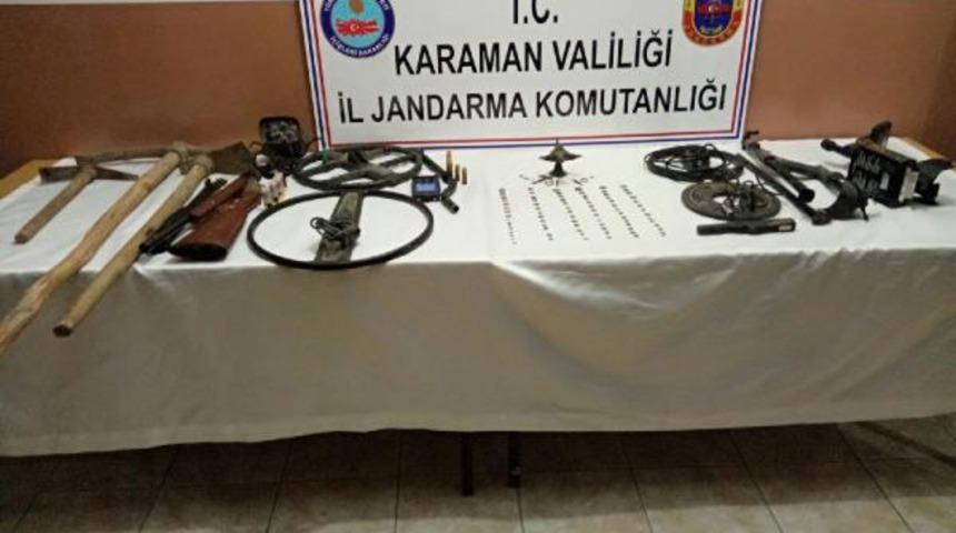 Otomobilde, 107 parça  tarihi eserler ele geçirildi