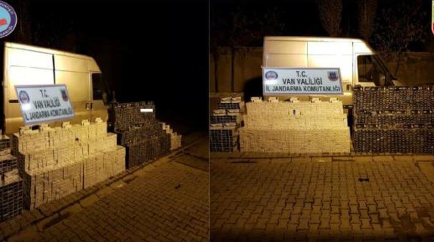 Karayolu ile taşınan teknede 33 bin 720 paket kaçak sigara ele geçirildi