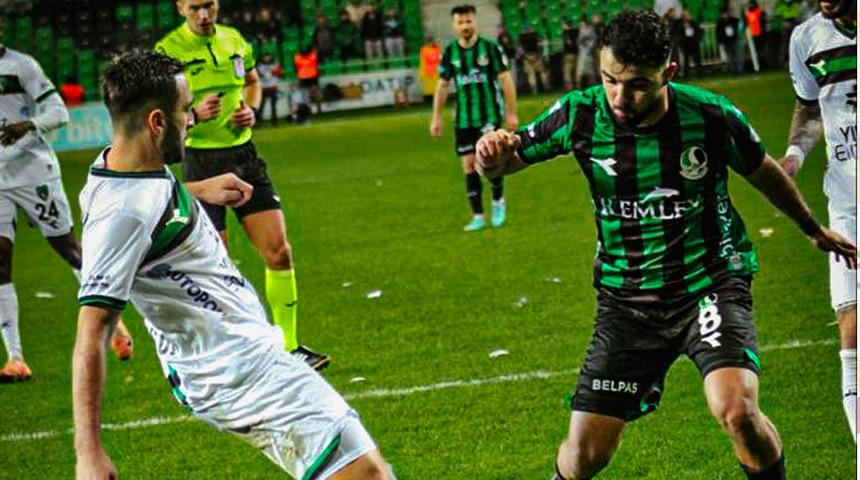 Sakaryaspor ile Kocaelispor'un karşılaştığı Marmara Derbisi'nde kazanan ev sahibi ekip oldu!