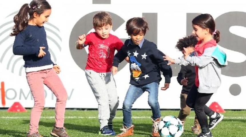 Beşiktaş, Galatasaray galibiyetinin keyfini çıkarıyor