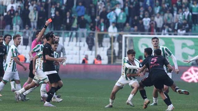 Bursaspor'a ceza yağdı! 7 oyuncu men edildi
