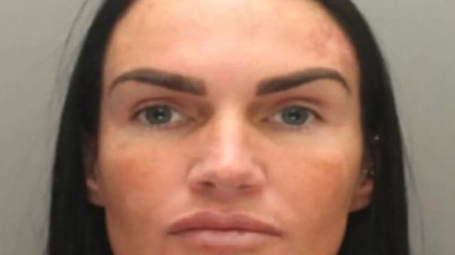 Hapishanede yasak aşk skandalı! Gardiyan, üç farklı mahkumla ilişki yaşadı... Cinsel içerikli mesajları gerçeği ortaya çıktı