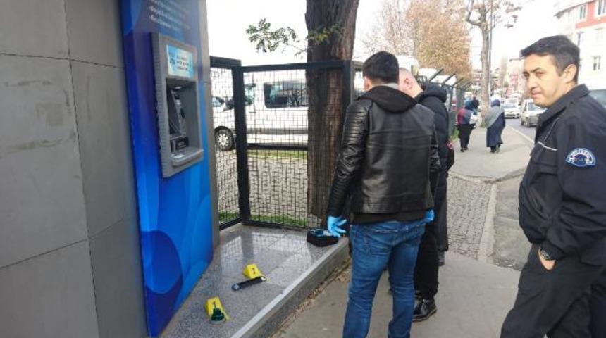 ATM'deki kart kopyalama cihazını banka personeli fark etti