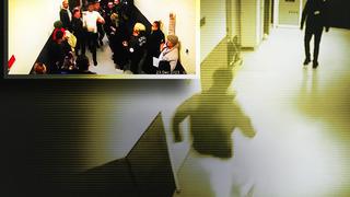 Okmeydanı Şehir Hastanesi’nde doktora yumruklu saldırı! O anlar kamerada... Kızın saçına dokundu iddiası