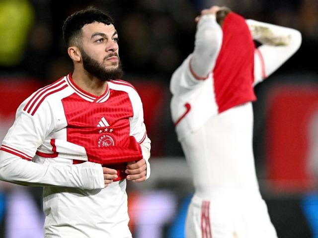 Holldanda ekibi Ajax'tan görülmemiş hareket, kupada 4. lig takımına elenince taraftarın yol ve bilet parasını iade ettiler!