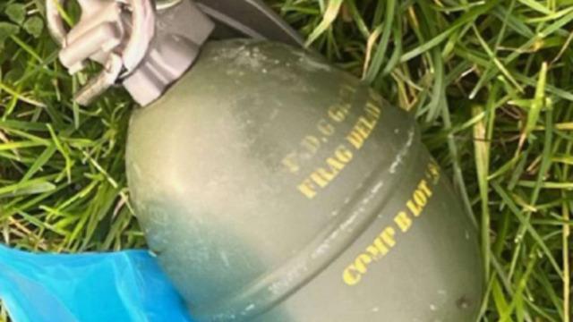 El bombası şeklindeki poşet çantası ortaokulda paniğe neden oldu! Okulun bahçesinde bulundu... Herkes panikle kaçıştı