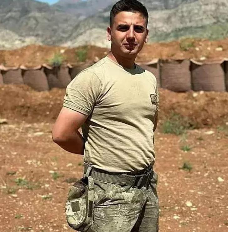 Türkiye şehitlerini uğurladı! Kahramanlara son görev... Saldırı öncesi komutanına gönderdiği video mesaj herkesi ağlattı G2