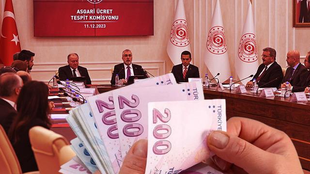 AK Partili Akbaşoğlu asgari ücret için tarih verdi: Cuma günü açıklanabilir