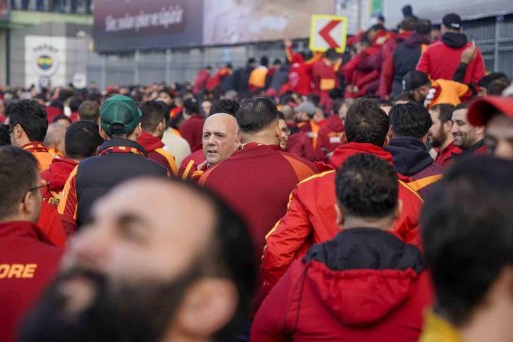 Galatasaray taraftarı, Kadıköy'e geldi G3