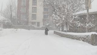 Eğitime bir gün kar engeli! Karlıova’da 23 köy yolu kapandı