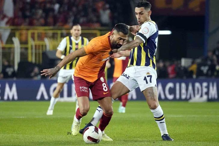 Derbide son düdük geldi, Rıdvan Dilmen iki takıma da giydirdi! "Dünya derbisini yurtdışından biri izlese..." G2